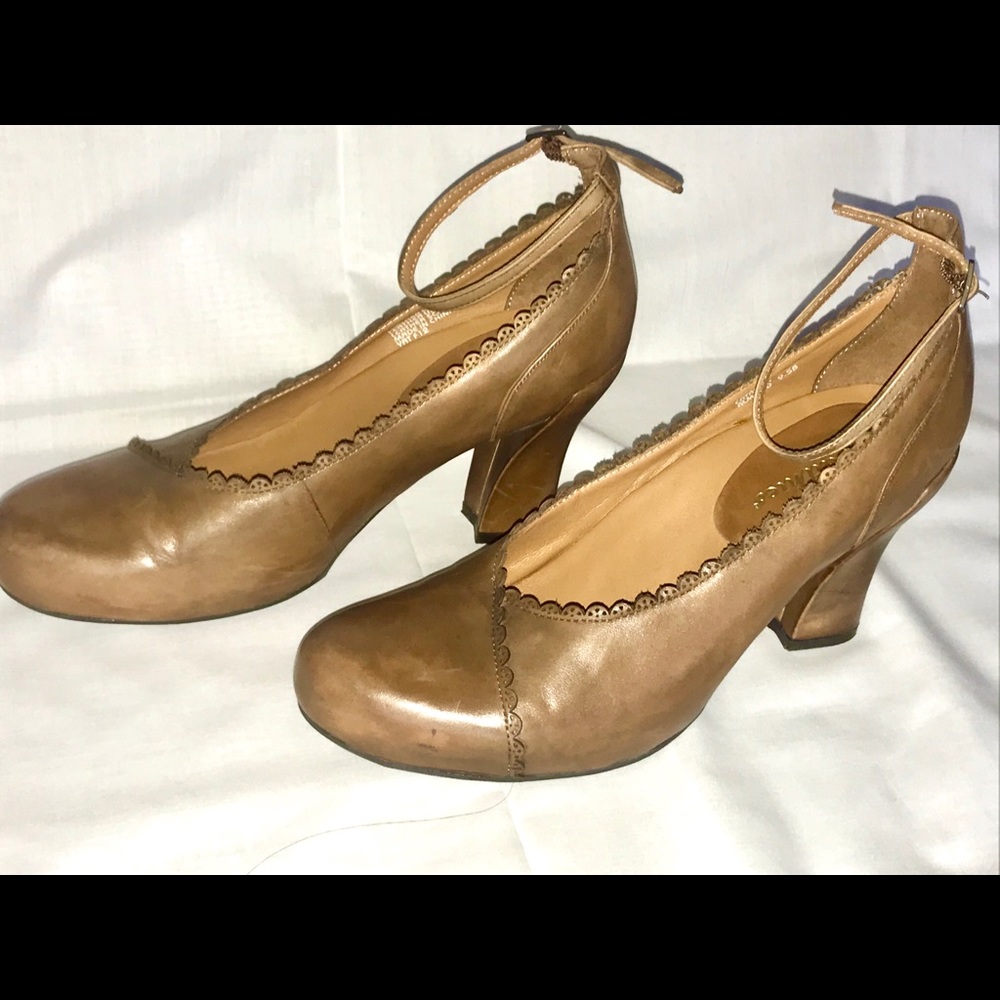 Earthies Women’s Pump leather